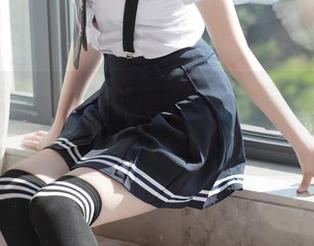 模范学院 - 让人间荒糖的短裙写真占据你的手机存储,马上下载!