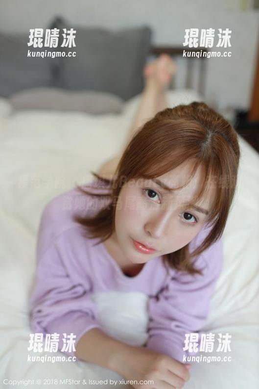 模范学院 - 唐琪儿Beauty亮相：在线观赏她的双马尾高清新风潮