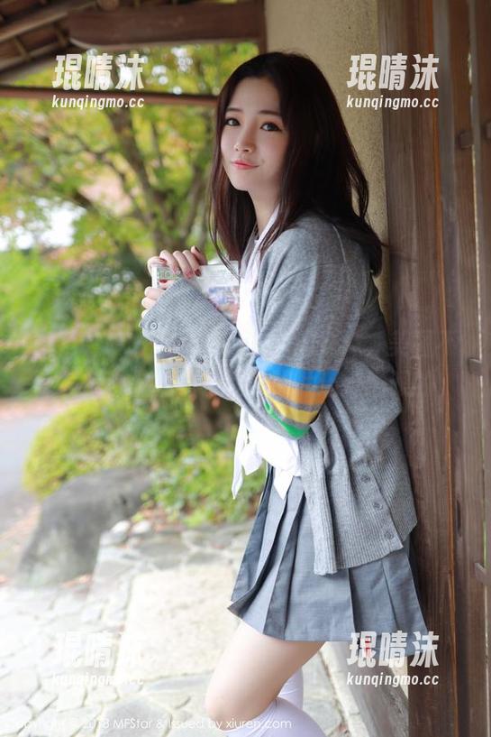 模范学院-艾莉Evelyn 模范学院 - 艾莉Evelyn的妹妹,美图不算太多,但胜在天然,照片还挺顺眼的。