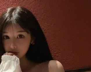 微密圈 - 沈汝凡超哇塞的校服环球之旅：图库里的奇葩资源大集合！