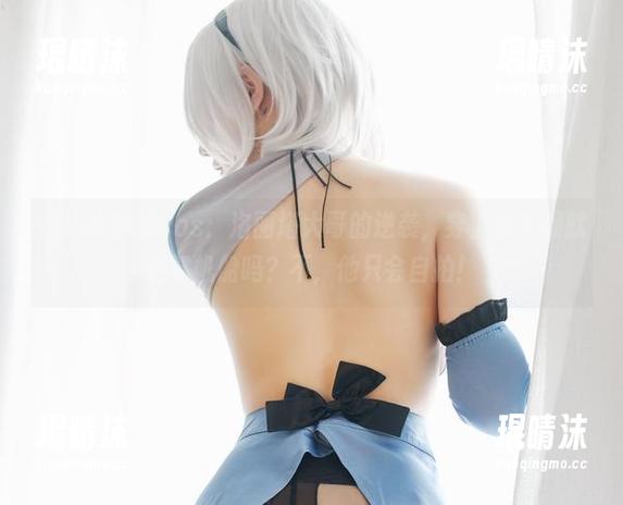精选水手服Cos：洛丽塔大哥的逆袭，穿上水手服就能驾帆船吗？不，他只会自拍！