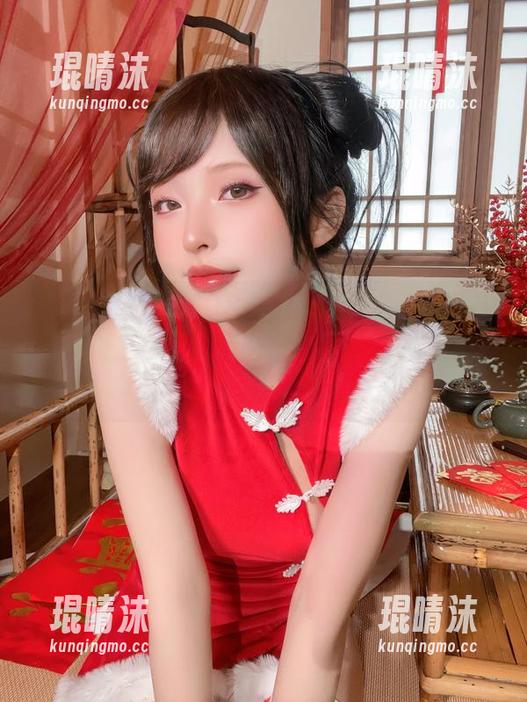 清水由乃海边COS，今天我决定不当凡人，追求二次元的高尚理想，前提是有海风！