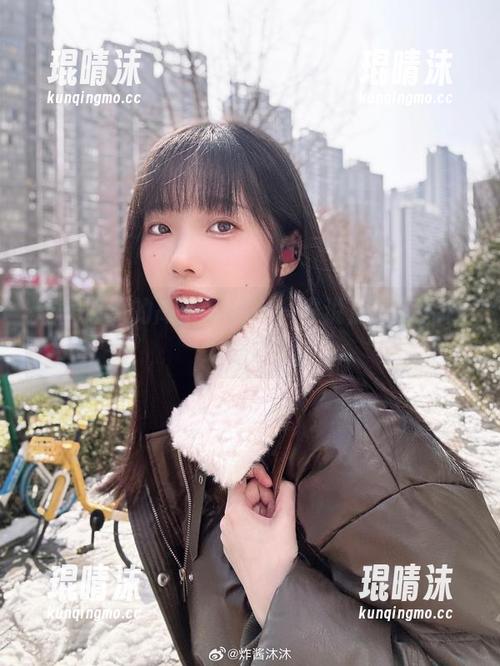 炸酱沐沐 炸酱沐沐的高清写真——谁说居家不能做大事情?