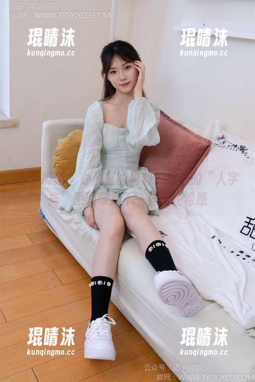 甜予摄影 - 办公室的福利？思思的“人字拖”原图带来不一样的轻松感