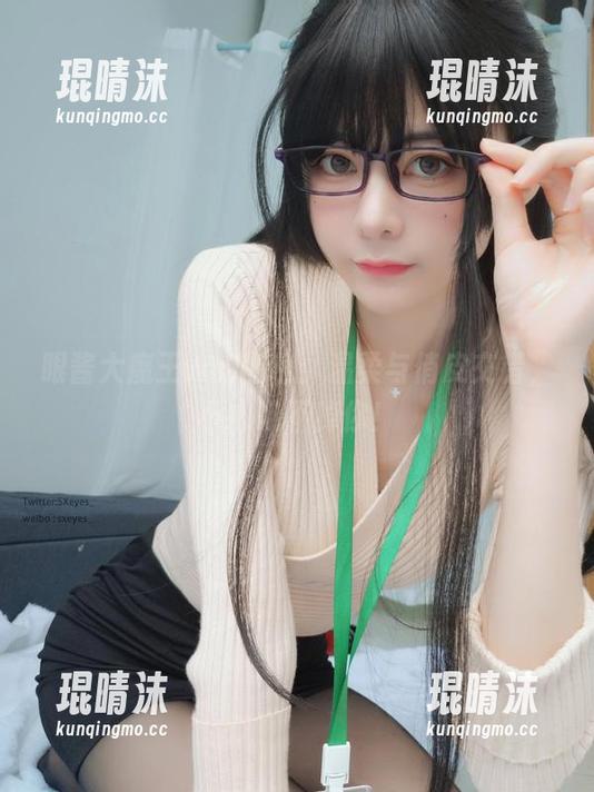 眼酱大魔王w的图包：温柔与俏皮交错，小心饶不掉你！