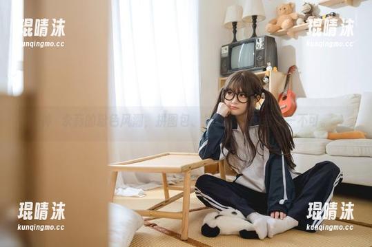 神沢永莉的粉色风潮，拼图包、拼颜值，两者缺一不可。