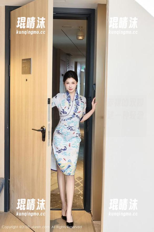 秀人网-Egg-尤妮丝Egg 秀人网 - 看Egg-尤妮丝Egg赤裸的双脚,高清美图里的每一帧都在传递一种轻盈的自由。