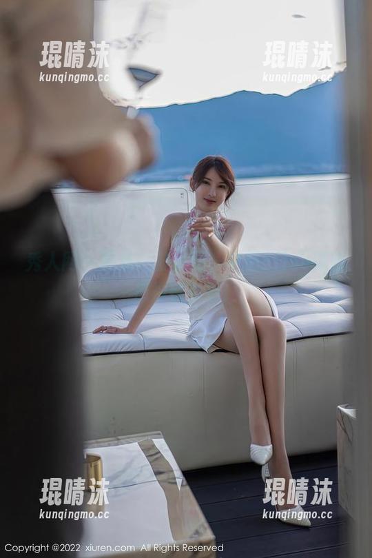 秀人网 - 黑丝一波美图，中间Elise谭晓彤神情必看！