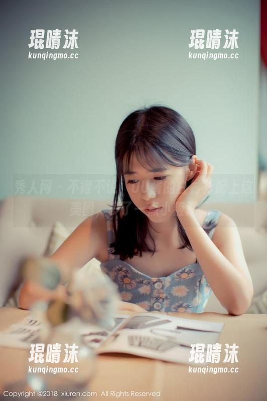 秀人网 - 不得不说，UU酱的白衬衫配上这美图，多了一点小叛逆