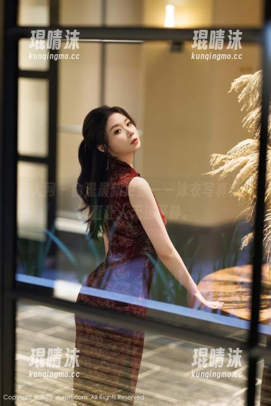 秀人网 - 俞漫最新更新——泳衣写真集，简直让人无法平静。