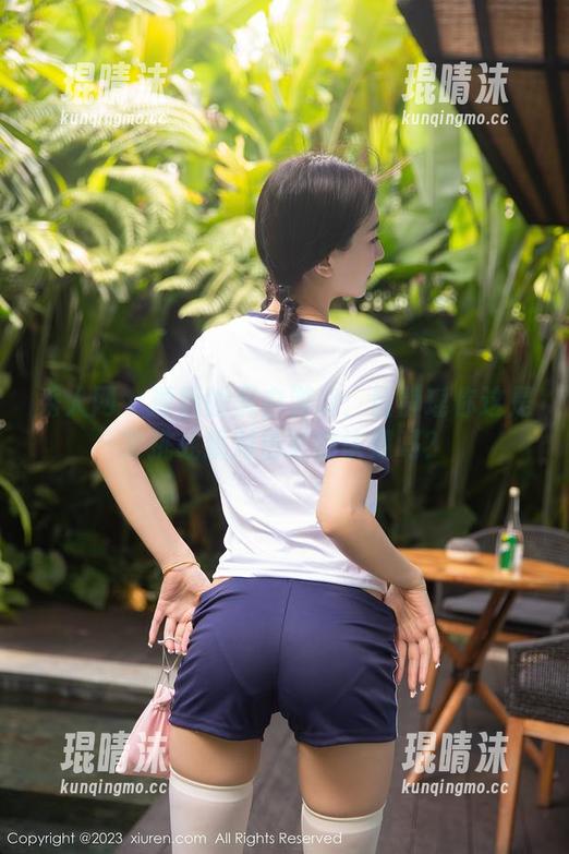 秀人网 - 原图的黑白游戏：区静瑶你这是要挑战我对色彩的认知吗？