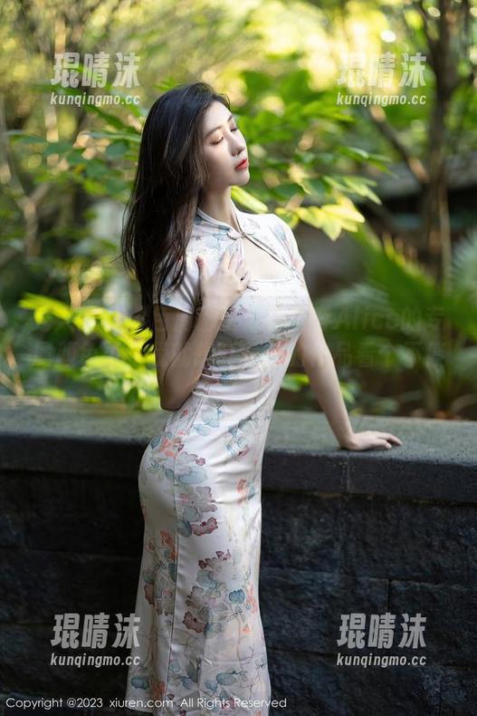 秀人网 - 粉色周都快成容容容Alice的专属颜色了，我就想盯着她的作品看个不停！
