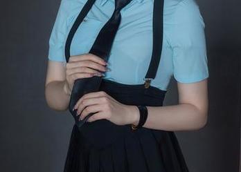秀人网 - 精选图集，围绕王俪丁的女孩，来一场心灵的“旅行”。