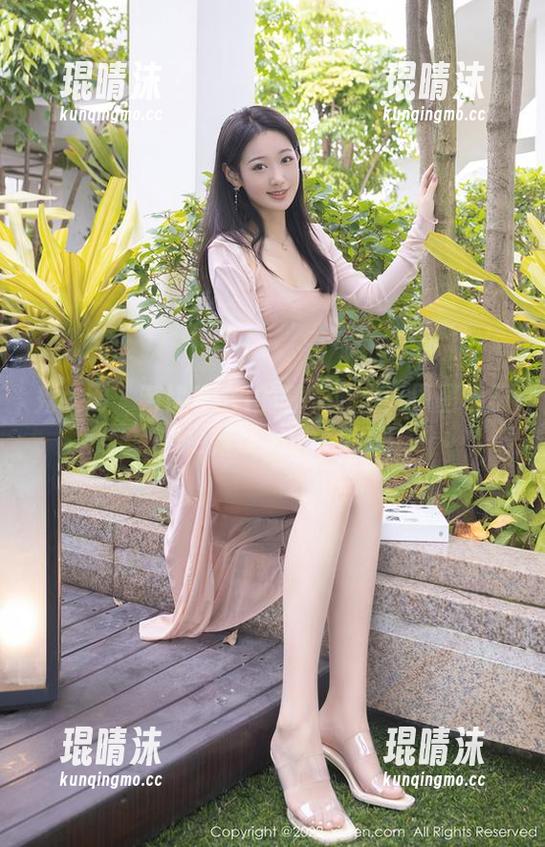 秀人网 - 芭比KIKI的睡衣舞会：原图羞羞噪更新版本也不赖！
