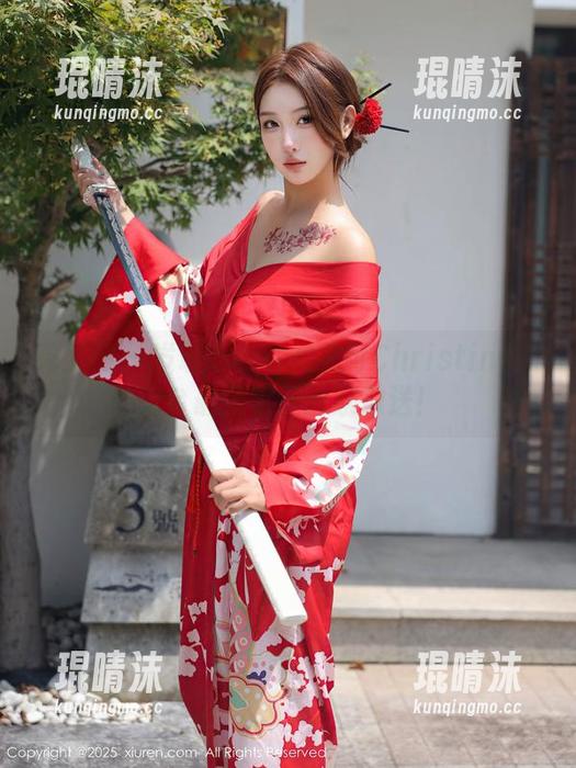 秀人网 - 发现不一样的黄可Christine：天台最新资源独家放送！