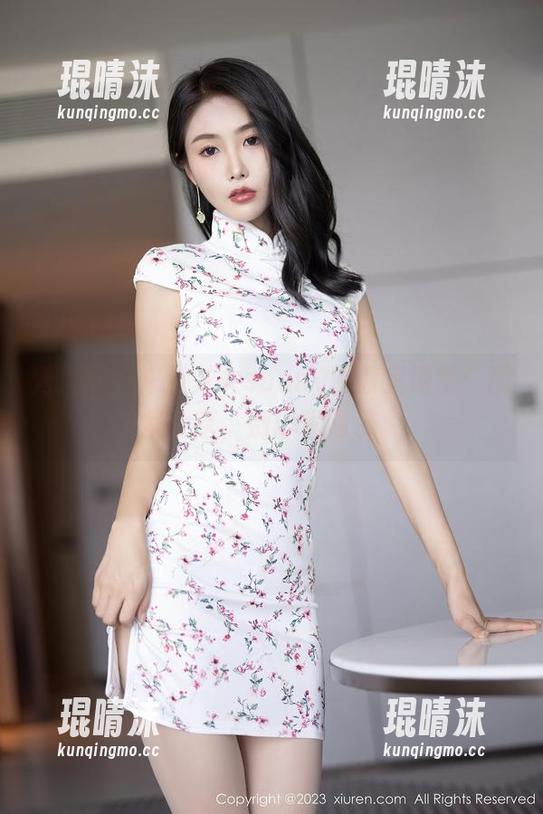 秀人网 - 来自龙女sunny的教室诱惑：图集分享，别再犹豫了。