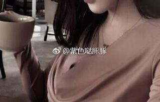 微密圈 - 居家状态下的童小芯，图片里的温馨好像都能溢出来