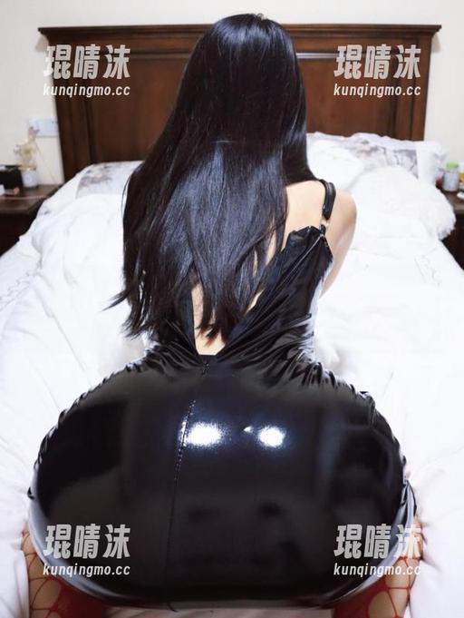 微密圈 - 更新预警！纪念小小v又带来她的美脚写真，带你飞～