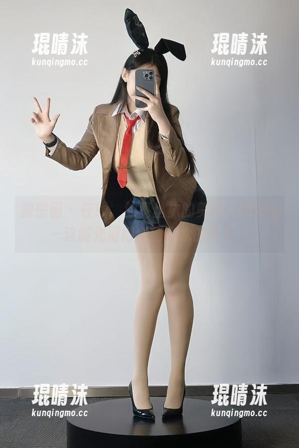 微密圈 - 在线，油亮丝袜的美邵女Baby—这腿光滑得像刚出水的鱼儿！