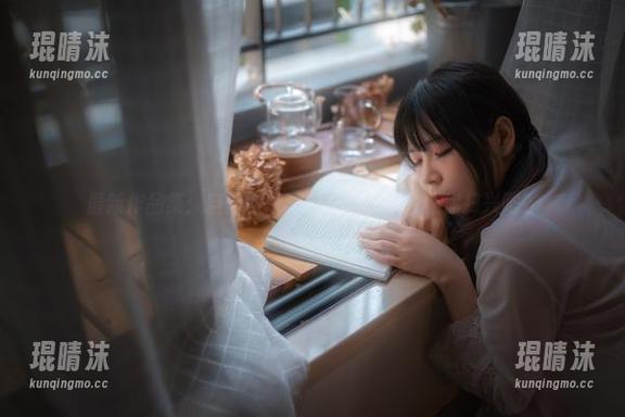 最新作品集：自闭颜球球内衣秀，不会让你扫兴吧？