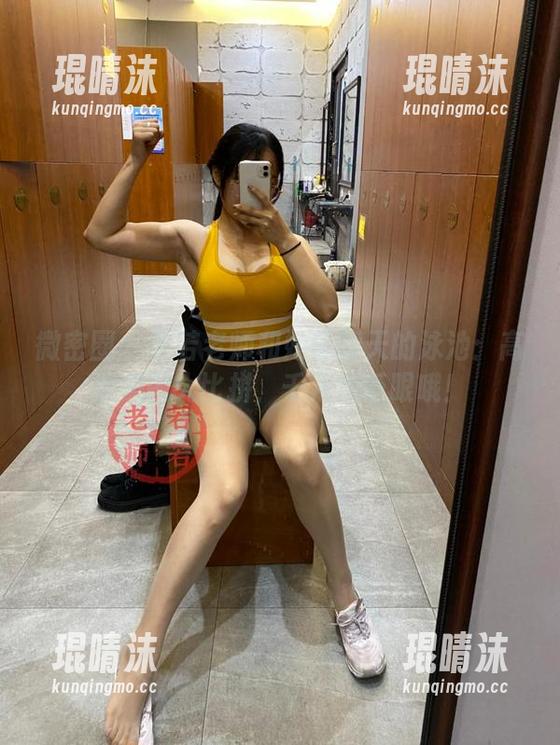 若若老师 微密圈 - 若若老师和她萌翻天的泳池:高清美图大比拼,千万别眨眼哦!