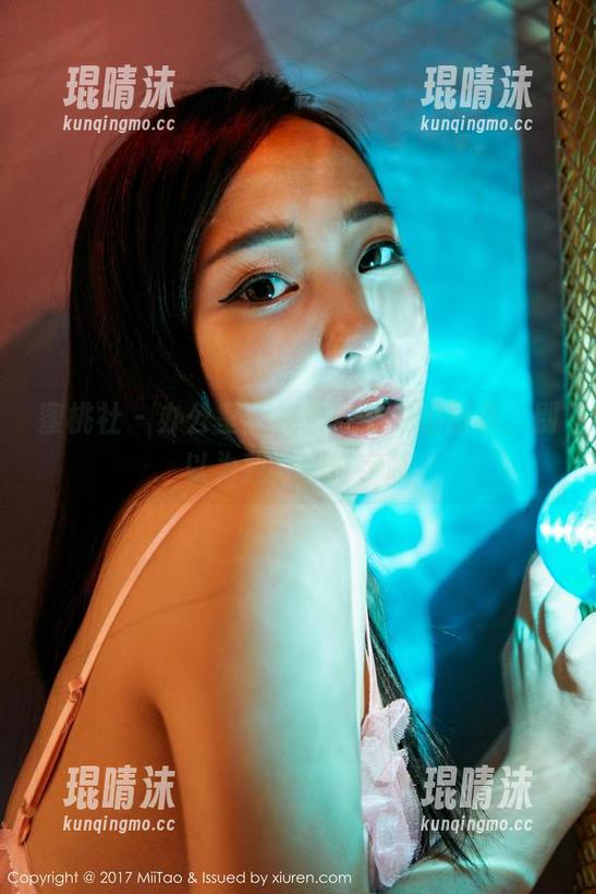 蜜桃社 - 办公室新视角：结衣的图集，别以为我只会打字哦