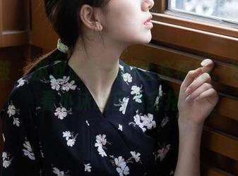 袜啵啵 - 那双脏白袜的全套福利，快来看看小沫的自然穿搭！