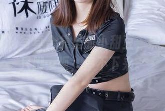 袜啵啵 - 写真合集里的小甜豆，黑丝和那只脚…呃，停不下来。