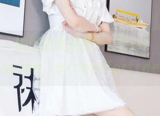 袜啵啵 - 熊熊的女孩图片，Can’tbuythisvibe，exceptforfree！