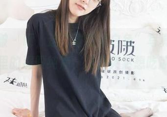 袜啵啵 - 呃，这“甜甜圈白色”写真集，原图里的那股纯净，让我突然想吃冰淇淋。