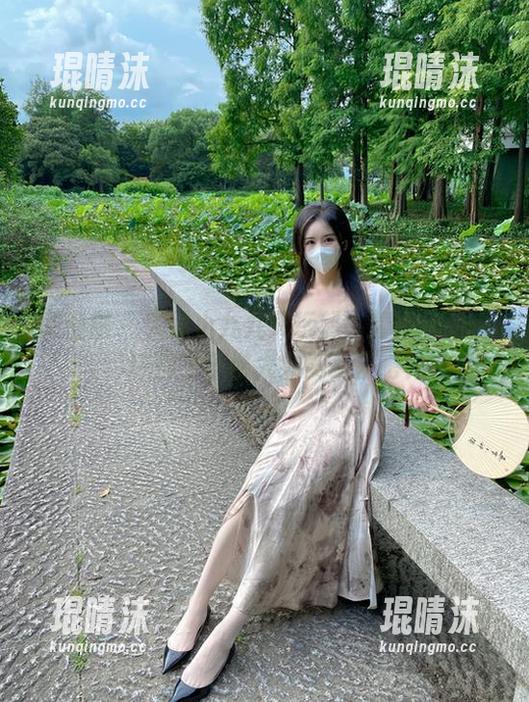 微密圈 - 软妹小九九又玩起高清裸足图包，这脚丫子也太会卖萌了吧？