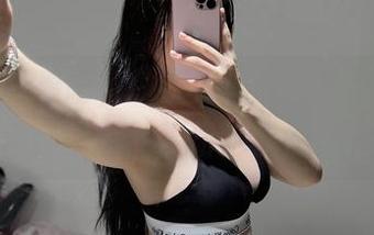 微密圈 - 看吧，铁锤姐姐的油亮图包，光滑得刚出锅的蛋饼都自愧不如！