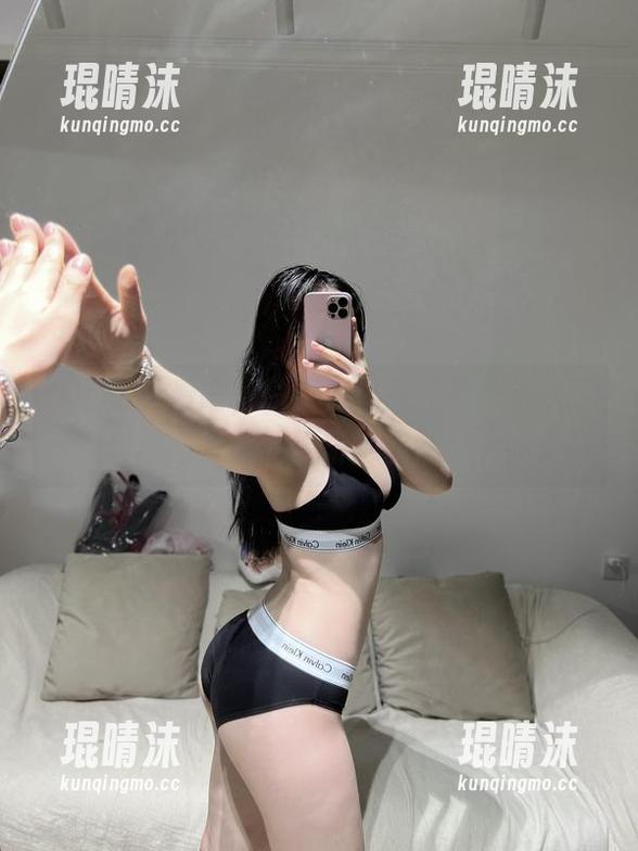 微密圈 - 看吧，铁锤姐姐的油亮图包，光滑得刚出锅的蛋饼都自愧不如！