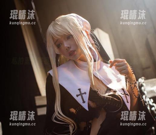 私拍里阿寨寨的吊带袜1.0，原图来袭，腿长啥样都在它的映衬下变得美丽。