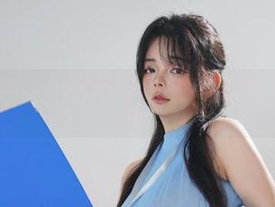 阿寨寨的EVELYNN原图那么美，更新慢点可不行，不然真怕掉粉！