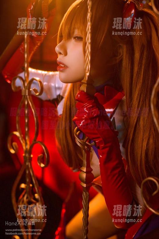 厨娘妆容略沉重，雨波HaneAme私拍原图里的小细节好治愈。