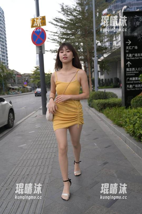 魔镜街拍 - 婷婷的工作日常就在这里，极品黑丝原图，手滑了又想再点开！