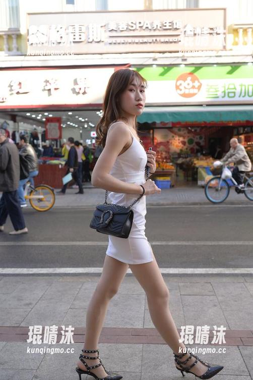 紧跟潮流，在线高跟小姐姐合集，魔镜街拍带你见真章