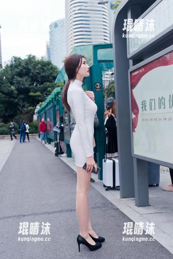 魔镜街拍：不看黑丝大长腿合集，你还敢说自己是腿控？