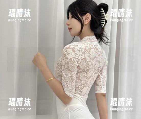 微密圈 - 重量级美足袭来，鱼神鱼的写真集原图对决，让你在吃惊和窘迫之间找到那一瞬间的平衡！